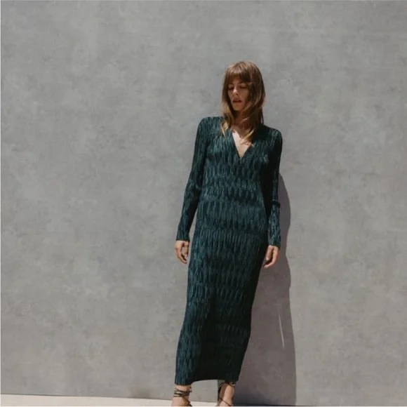 Zara Pleated Maxi Dress Green Long Sleeve Sculptural Textured Size M - Picture 6 of 7